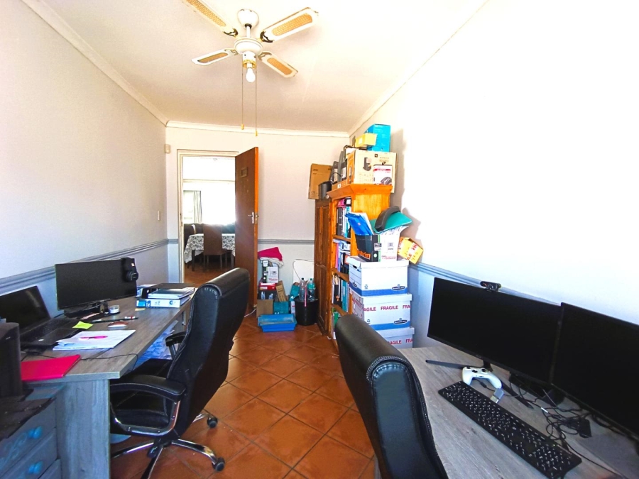 4 Bedroom Property for Sale in Langenhovenpark Free State